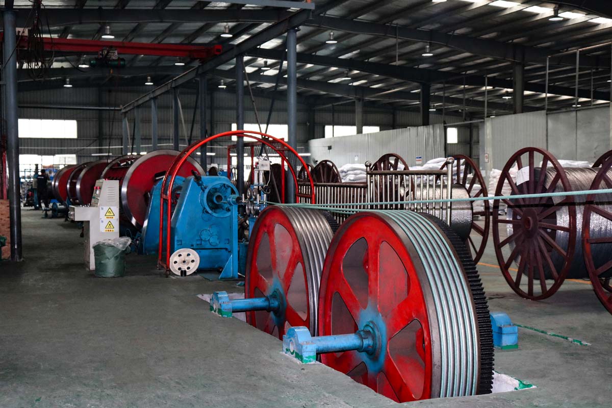 拉絲機(jī)組、繞包機(jī)組、擠出機(jī) (1).jpg